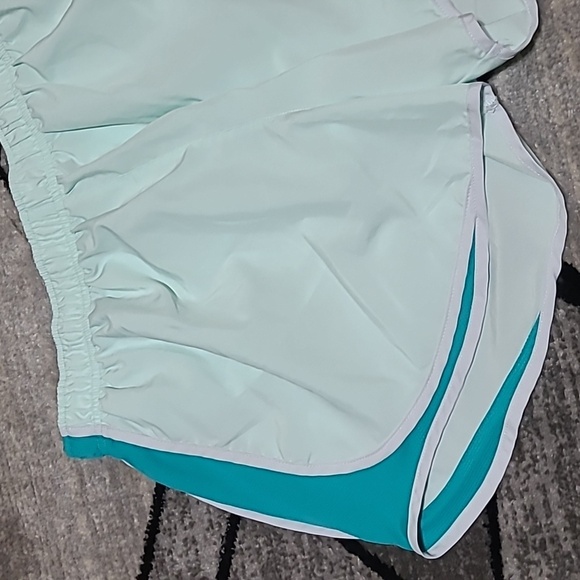 NIKE DRI-FIT SWOOSH LOGO LINED MESH ATHLETIC RUNNING SHORTS - Picture 2 of 12